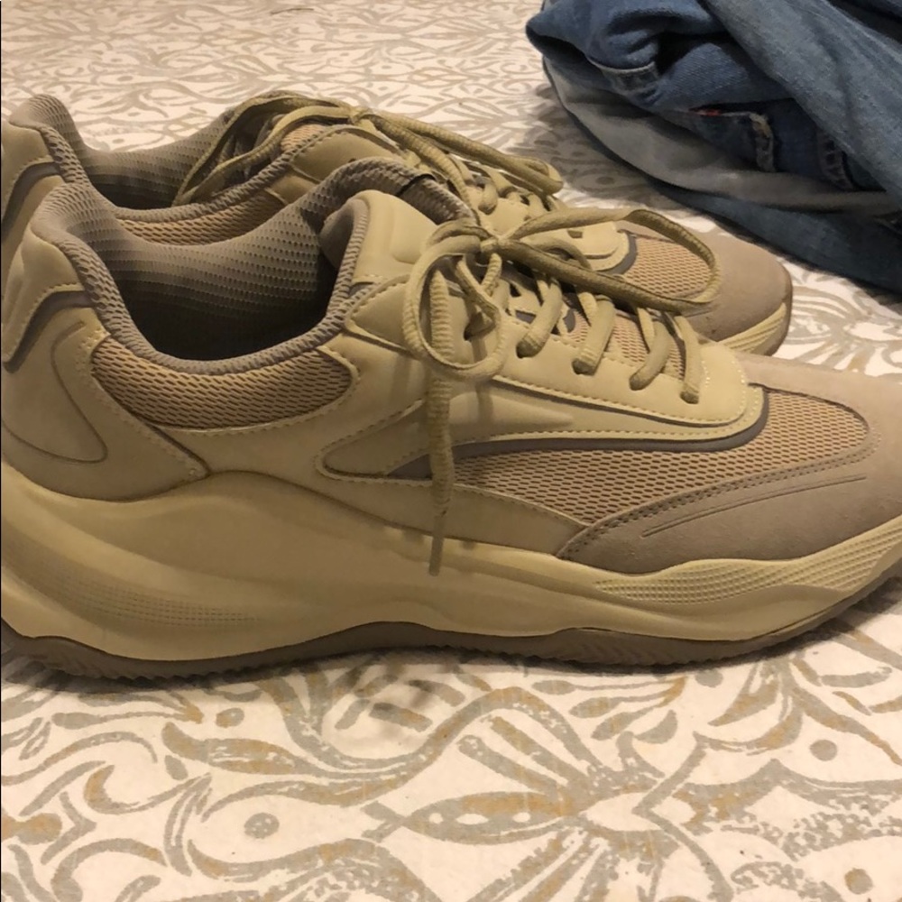 Zara size 10 tan tennis shoes - Picture 2 of 4